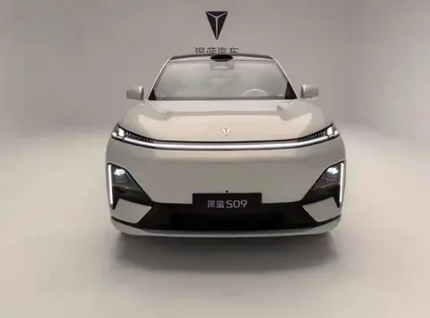 深蓝融资61亿余元：高管否认“钱荒”，称想加大两大战略性投入