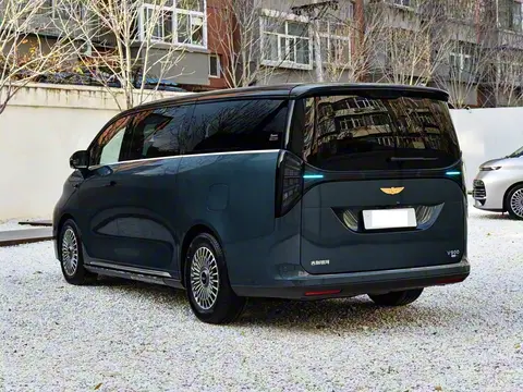 银河V系列首款旗舰MPV开启预售!不足32万起,配6/7/8座布局可选